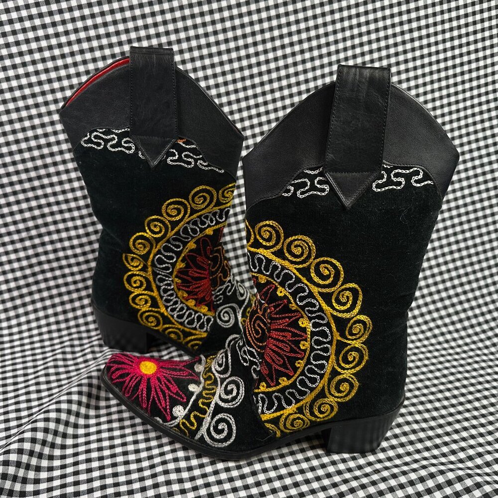 Zeyzani One of a Kind Suzani Pull On Velvet Cowboy Boots Embroidered Floral 36